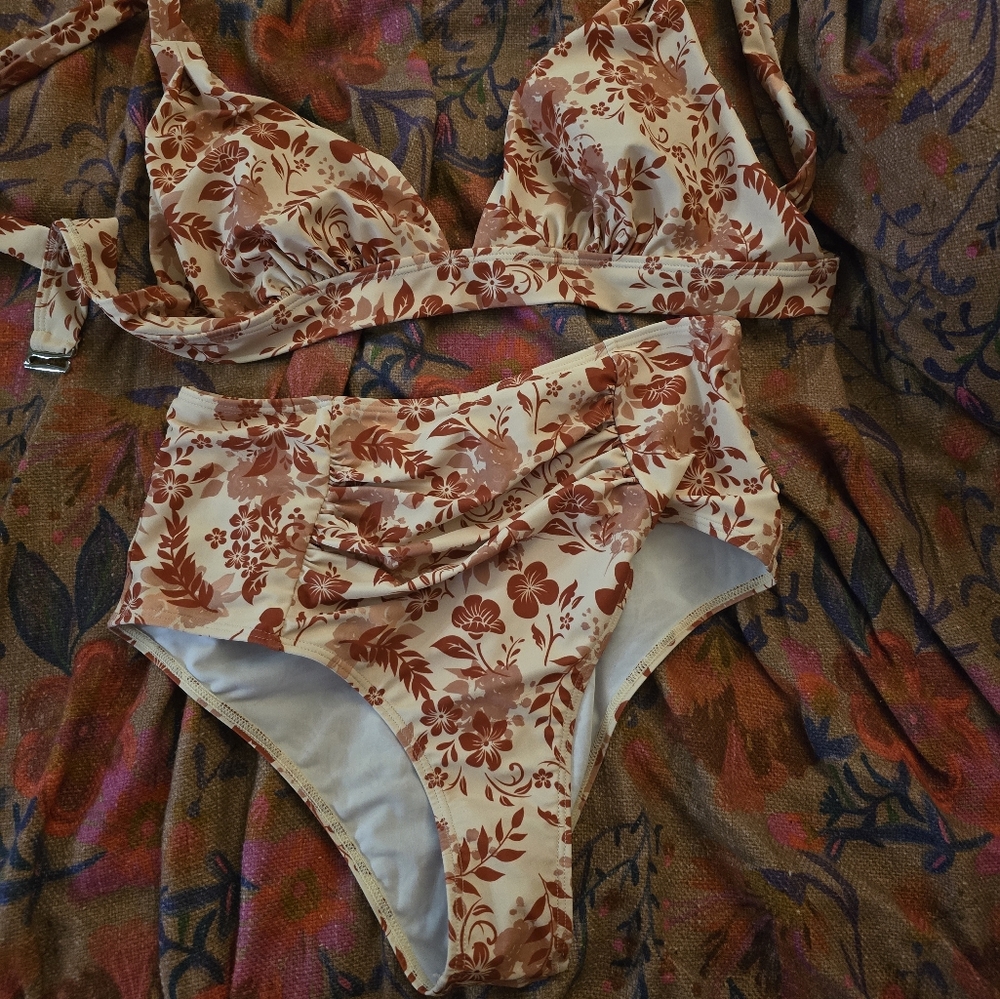 Bathing suit top and bottom
